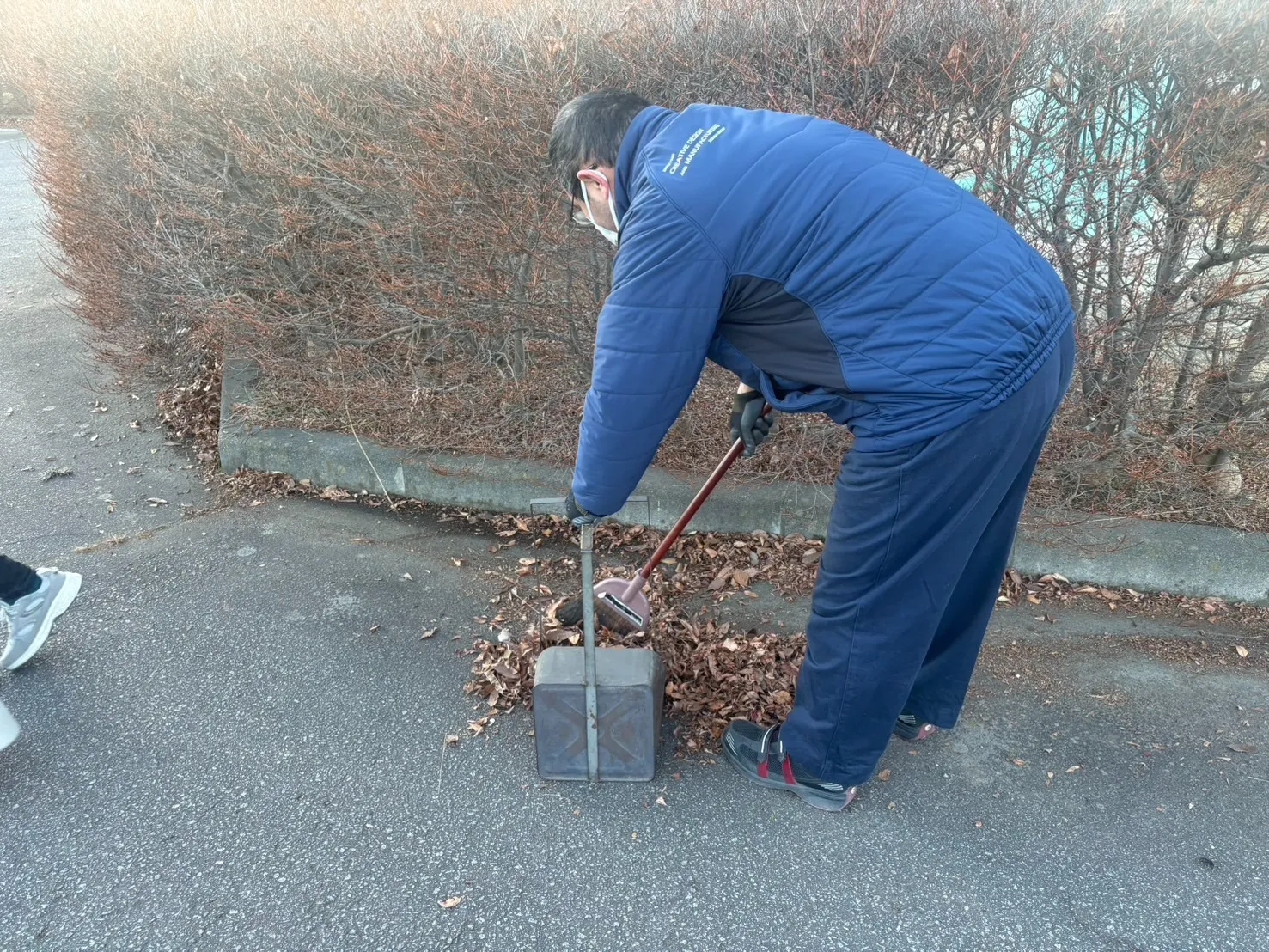 会社周辺のゴミ拾いを実施しました