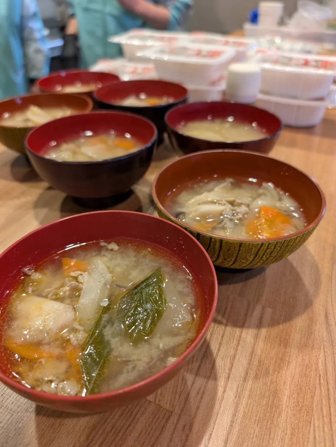 今日のお昼はみんなで豚汁!!